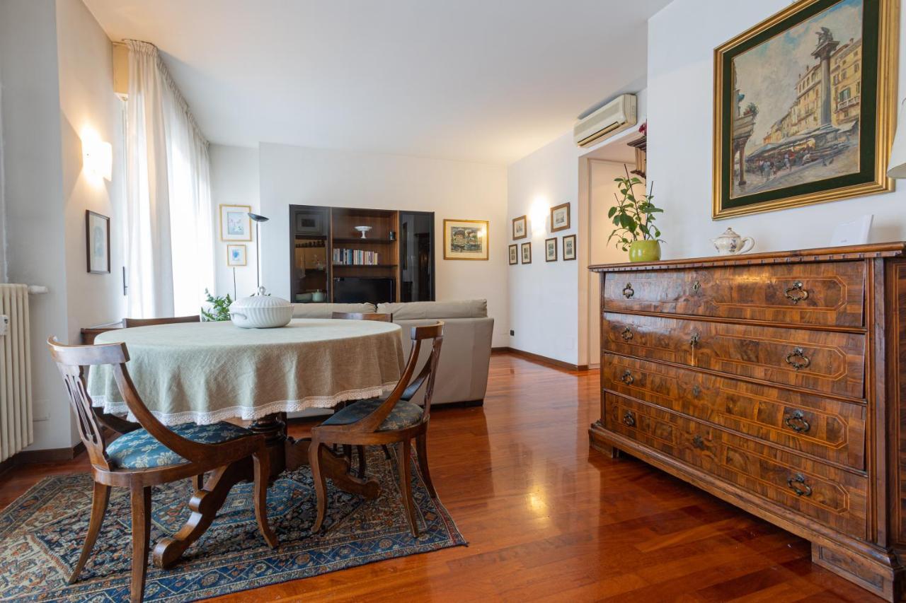 Flower Apartment - Royal Welcome Verona Buitenkant foto